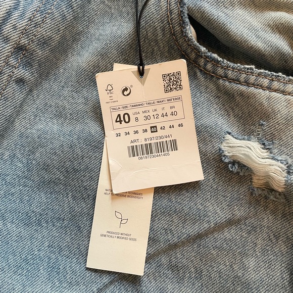 Zara Distressed Classic Mom Fit Jeans - Picture 2 of 3